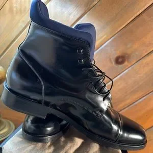 KENNETH COLE Italian made boots 12506-SIZE 10- gently used few times great shape Kenneth Cole mid zip Italian leather boot size 10.5 | Used  main image 3
